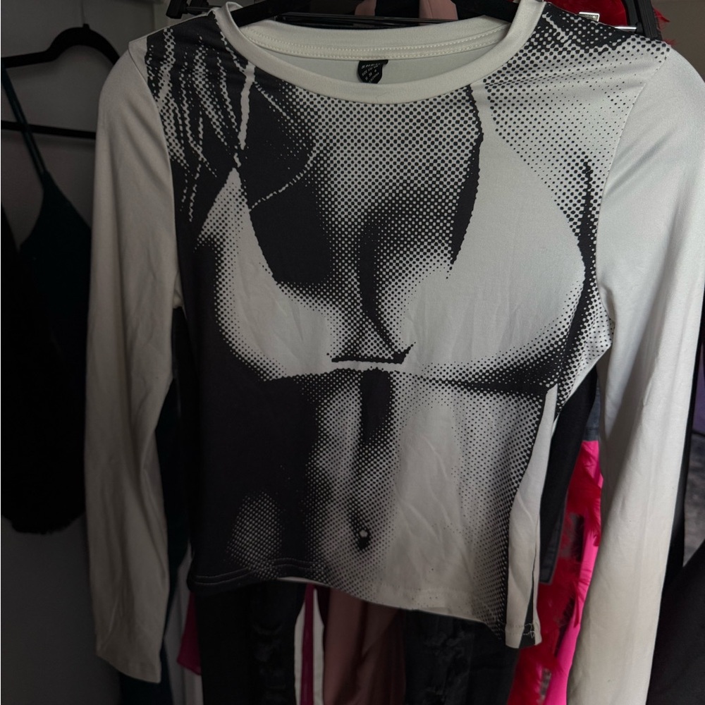 Graphic Long Sleeve Top - Black & White
